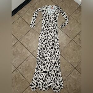 LEAF PRINT LONG SLEEVE MAXI DRESS